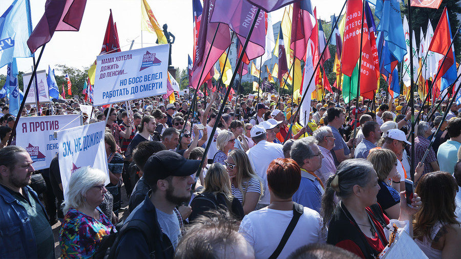 Click to enlarge moscow rally pension reform