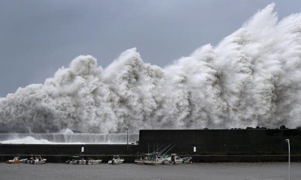 Click to enlarge High waves triggered by Typhoon Jebi