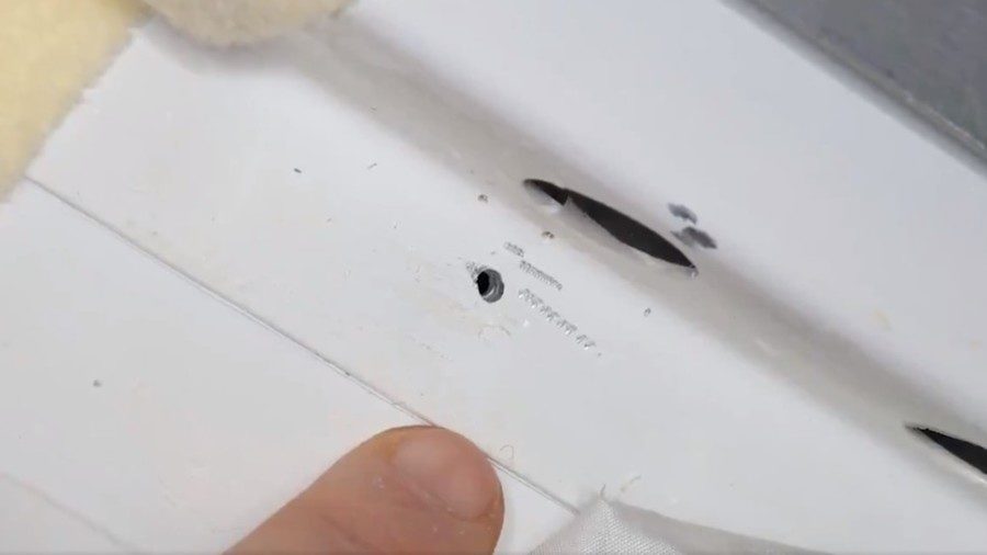 Click to enlarge drill hole soyez