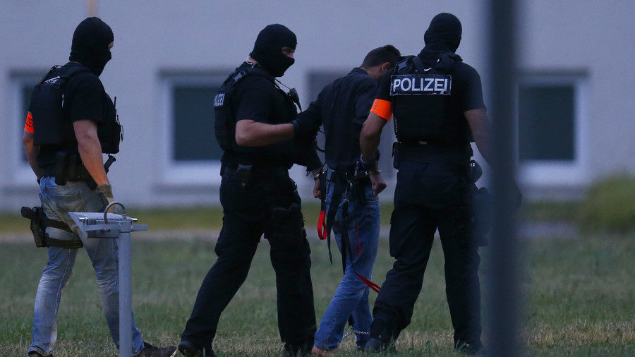 Click to enlarge German police