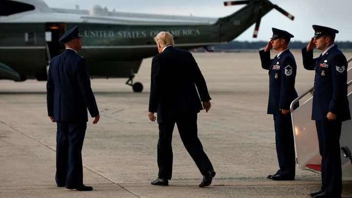 Click to enlarge Trump boarding helicopter
