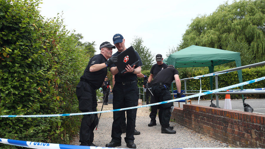 Click to enlarge Police search Queen Elizabeth Gardens Salisbury