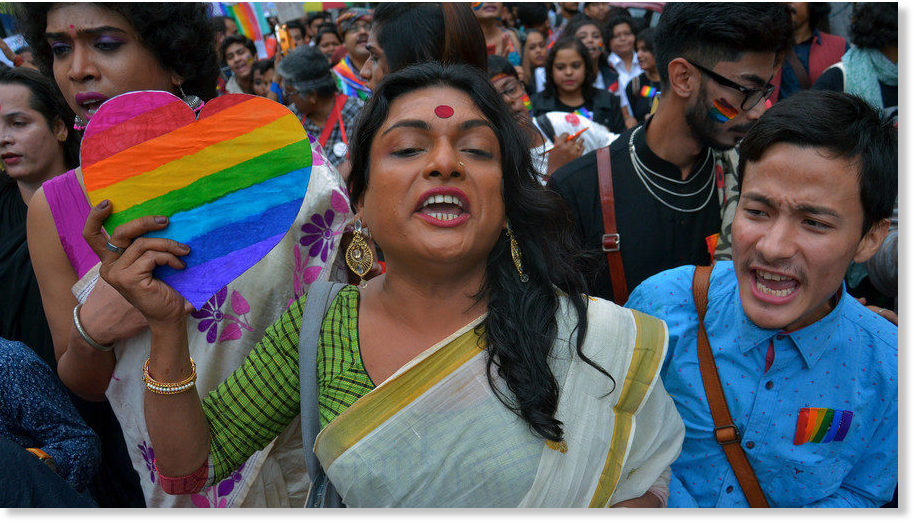 India Decriminalizes Gay Sex In Landmark Supreme Court Ruling 