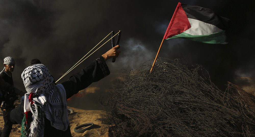 Click to enlarge palestinian stone thrower