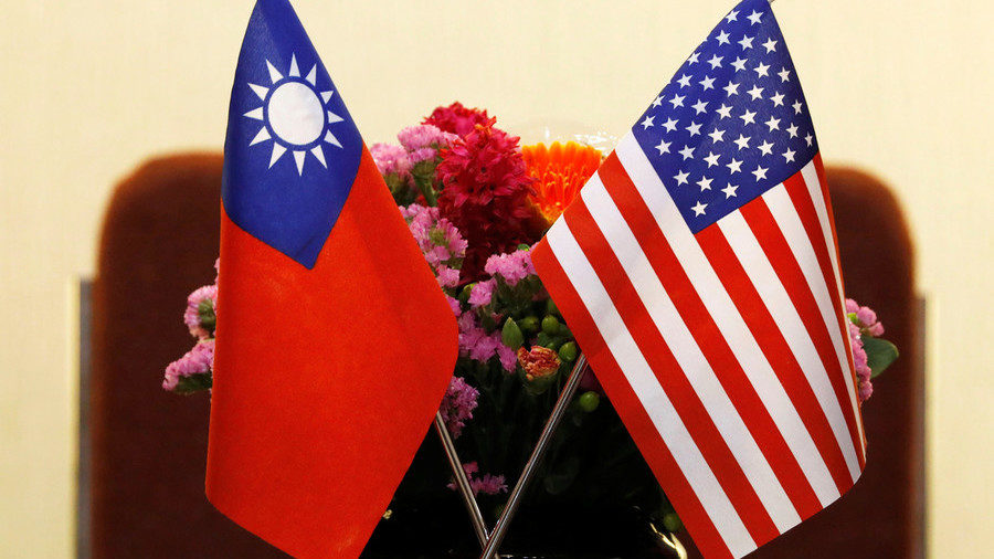 Flags of Taiwan and US