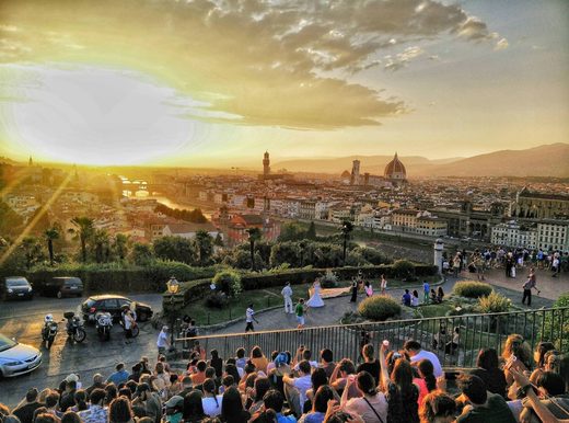 Click to enlarge Piazza Michelangelo