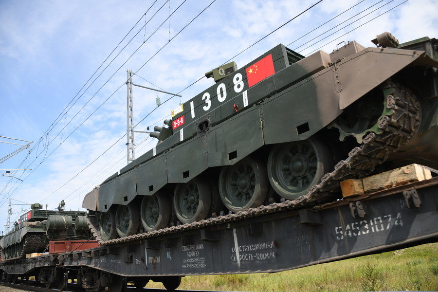 Click to enlarge Chinese armor arriving in Russia