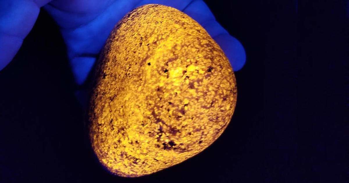 Click to enlarge yooperlights fluorescent rocks