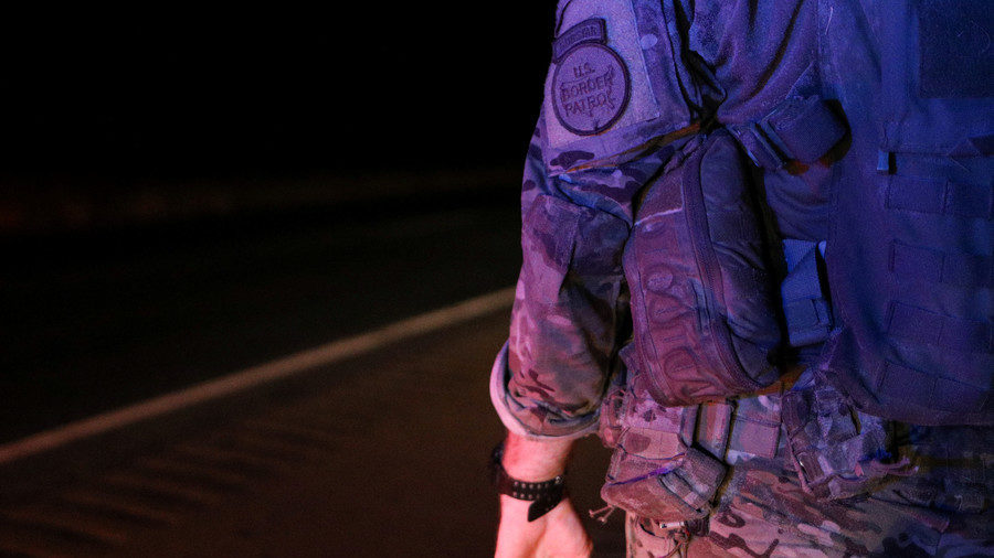 Click to enlarge Border patrol agent