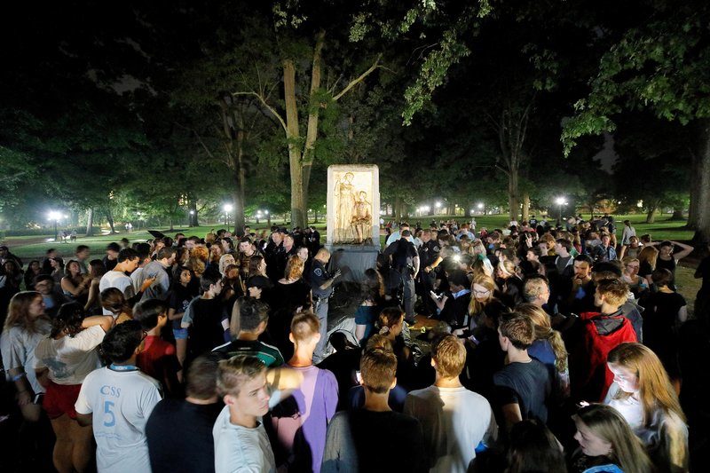 Click to enlarge UNC campus Confederate protest