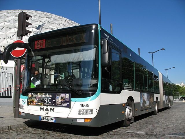 Click to enlarge RATP bus driver slaps middle school child