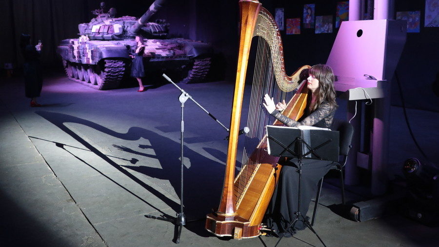 Lvov armor plant celebrates Europe Day.