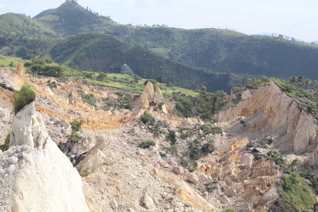 Click to enlarge Landslide in Naga City, Cebu Philippines,