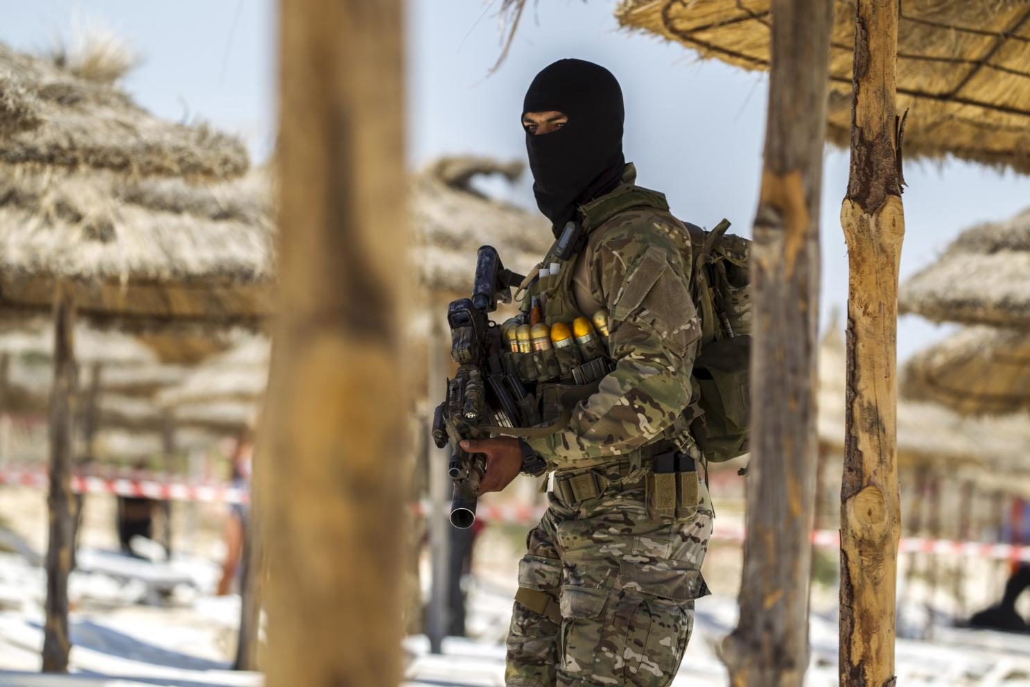 Click to enlarge Tunisia soldier