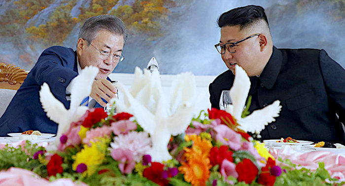 Moon Jae-in, Kim Jong-un
