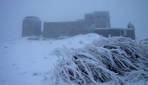 Click to enlarge Snow falls in Ukraine's Carpathian mountains
