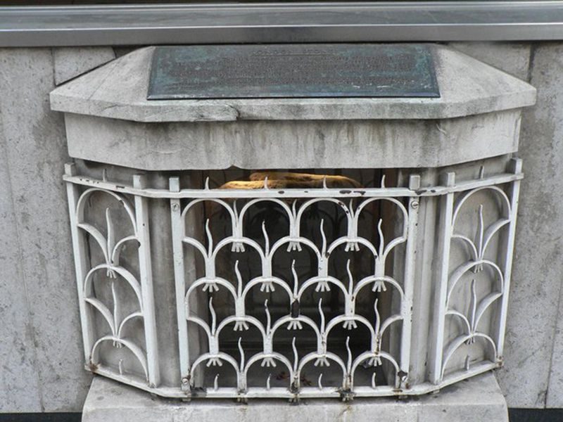 Click to enlarge London stone lucky