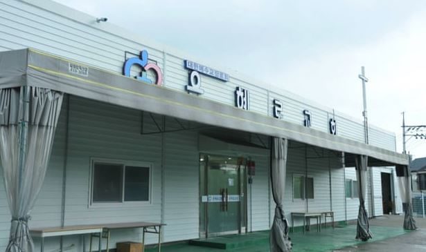 Click to enlarge South Korean church