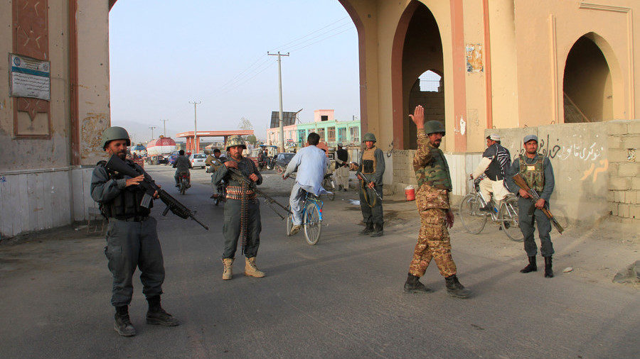 Click to enlarge Afghan policemen