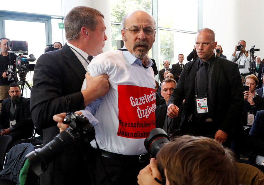 Click to enlarge Turkish journalist Ertugrul Yigit