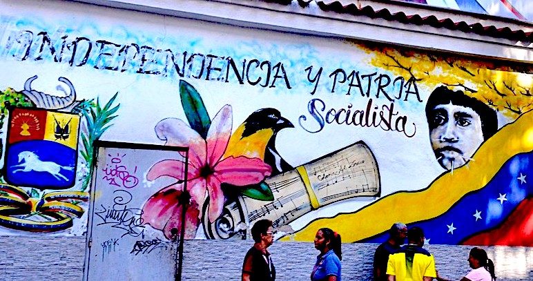 Click to enlarge Mural in Caracas