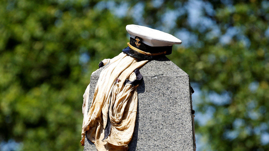 Click to enlarge navy hat