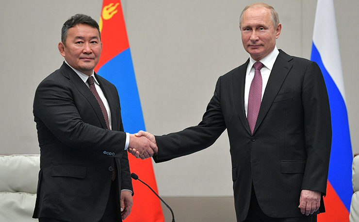 Mongolian President Khaltmaagiin Battulga and Russian President Vladmir Putin