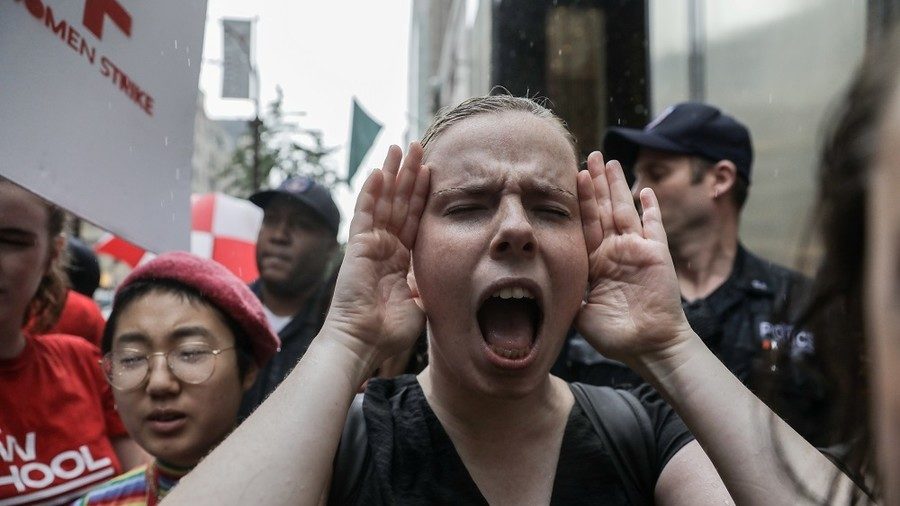 Click to enlarge Kavanaugh appointment protest