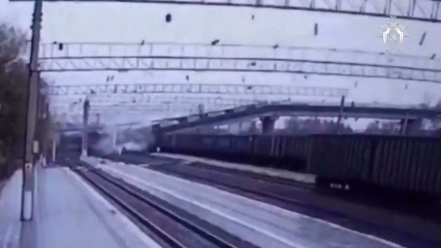 Click to enlarge Bridge collapse