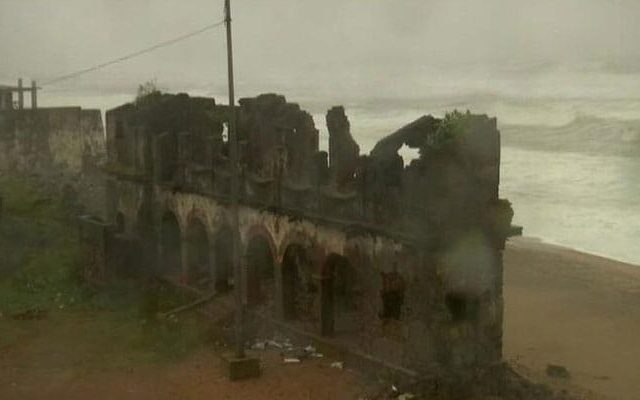 Click to enlarge Cyclone Titli at odisha coast