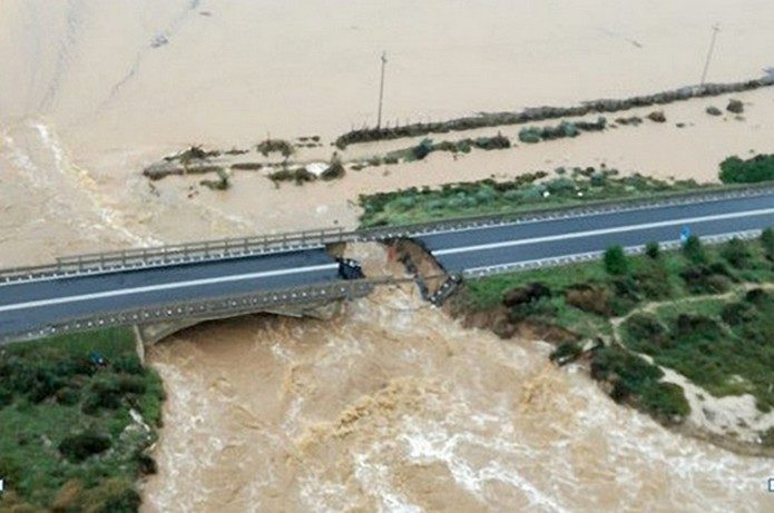 Click to enlarge The Italian island of Sardinia and parts of Liguria were on maximum red alert on Thursday as storms swept across Italy's western coasts.