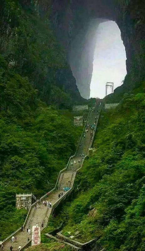 Click to enlarge Tianmen Mountain National Park Heaven's gate