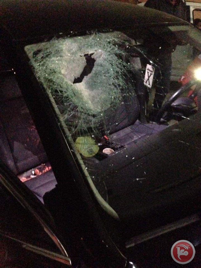 Click to enlarge palestinian woman stoned car damage al-Rabi