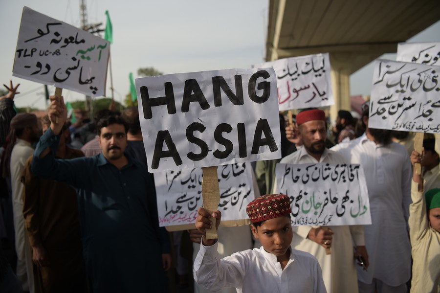 Christian execution Islam Muslim Allah Pakistan protest