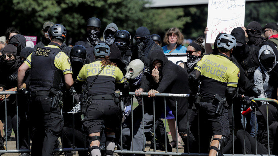 Click to enlarge police portland rally