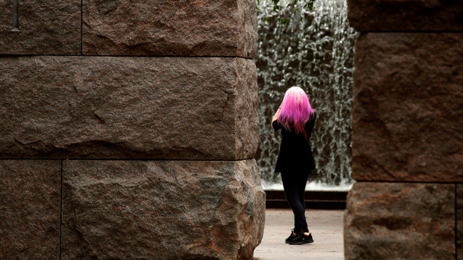 Click to enlarge pink hair