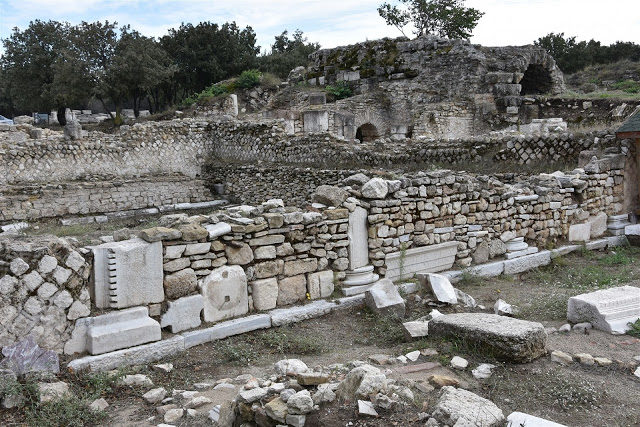 Click to enlarge pithos turkey tools ancient