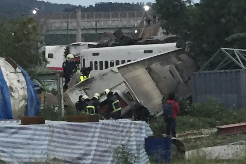 taiwan train crash october 2018