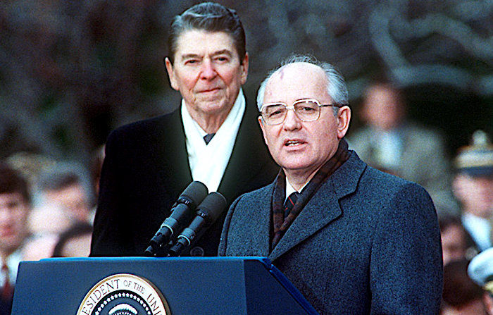 Reagan and Gorbachov