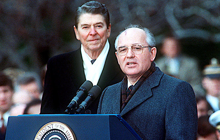 Click to enlarge Reagan and Gorbachov