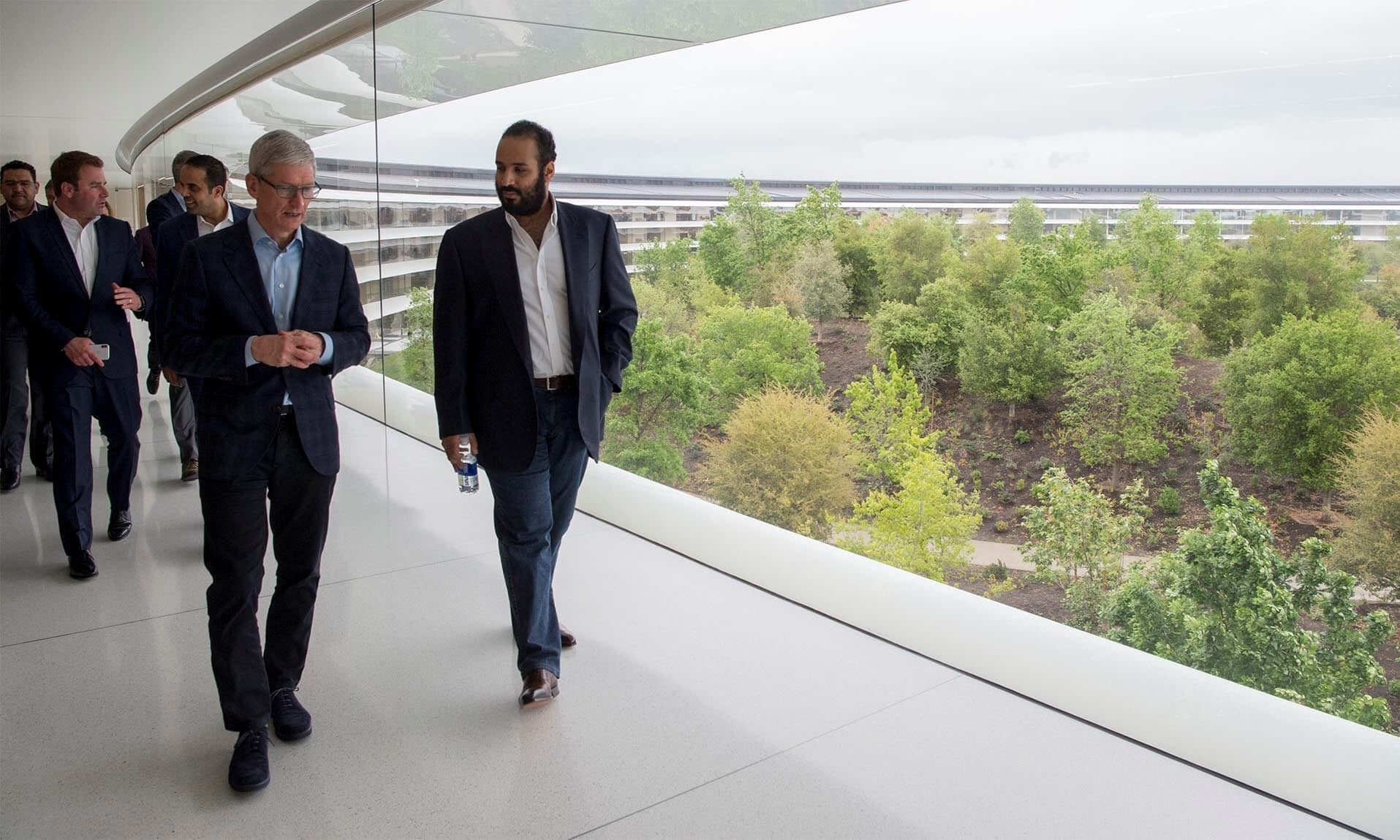 Click to enlarge Tim Cook with Saudi MBS