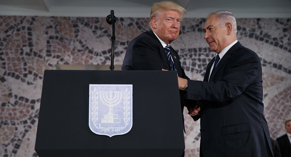 trump and Netanyahu shake hands