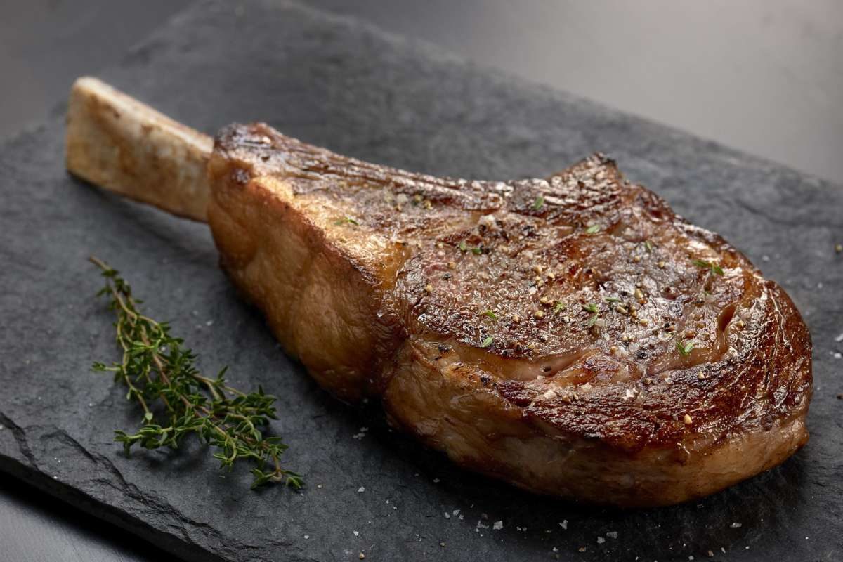 Tomahawk steak