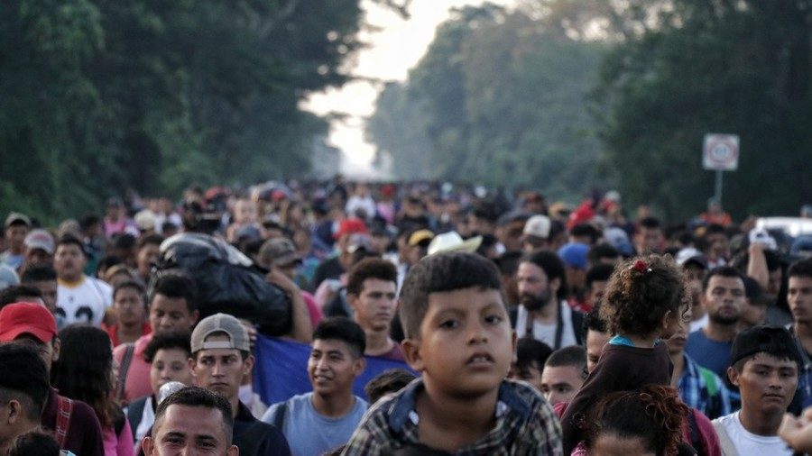 Click to enlarge Migrant caravan