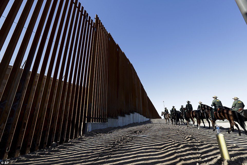 Click to enlarge US border wall california