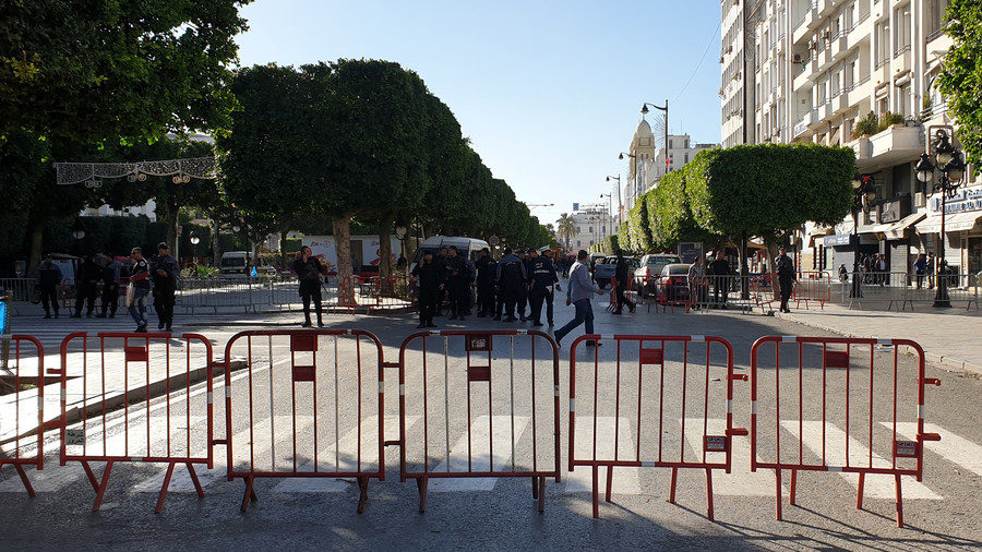 tunis suicide bomb scene