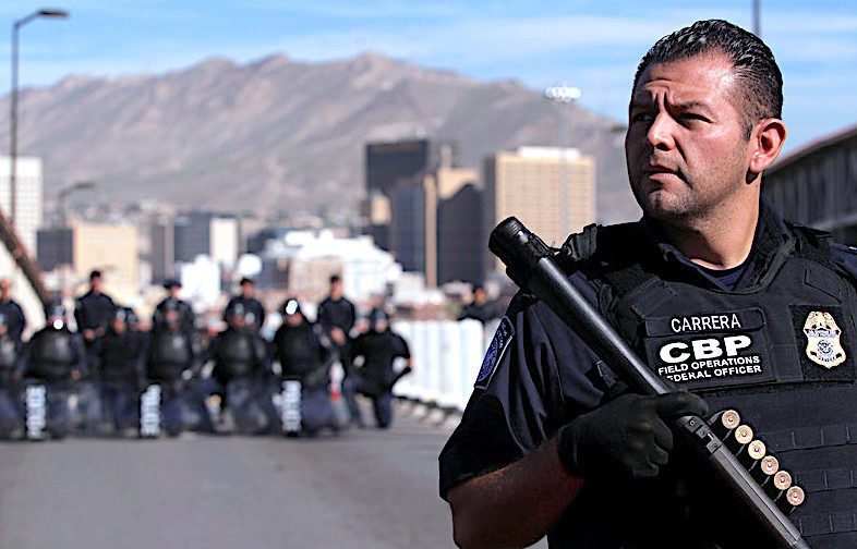 Click to enlarge US Custom and Border Protection agents