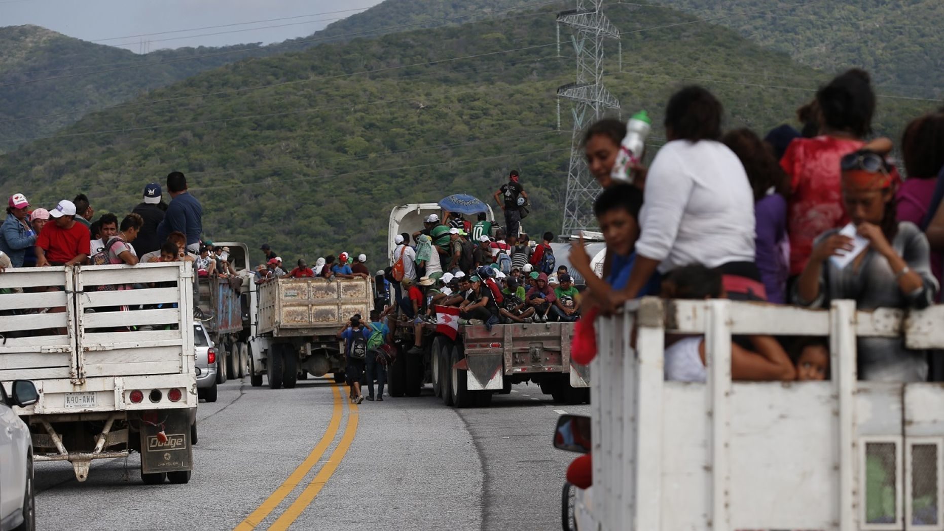 Click to enlarge migrant caravan