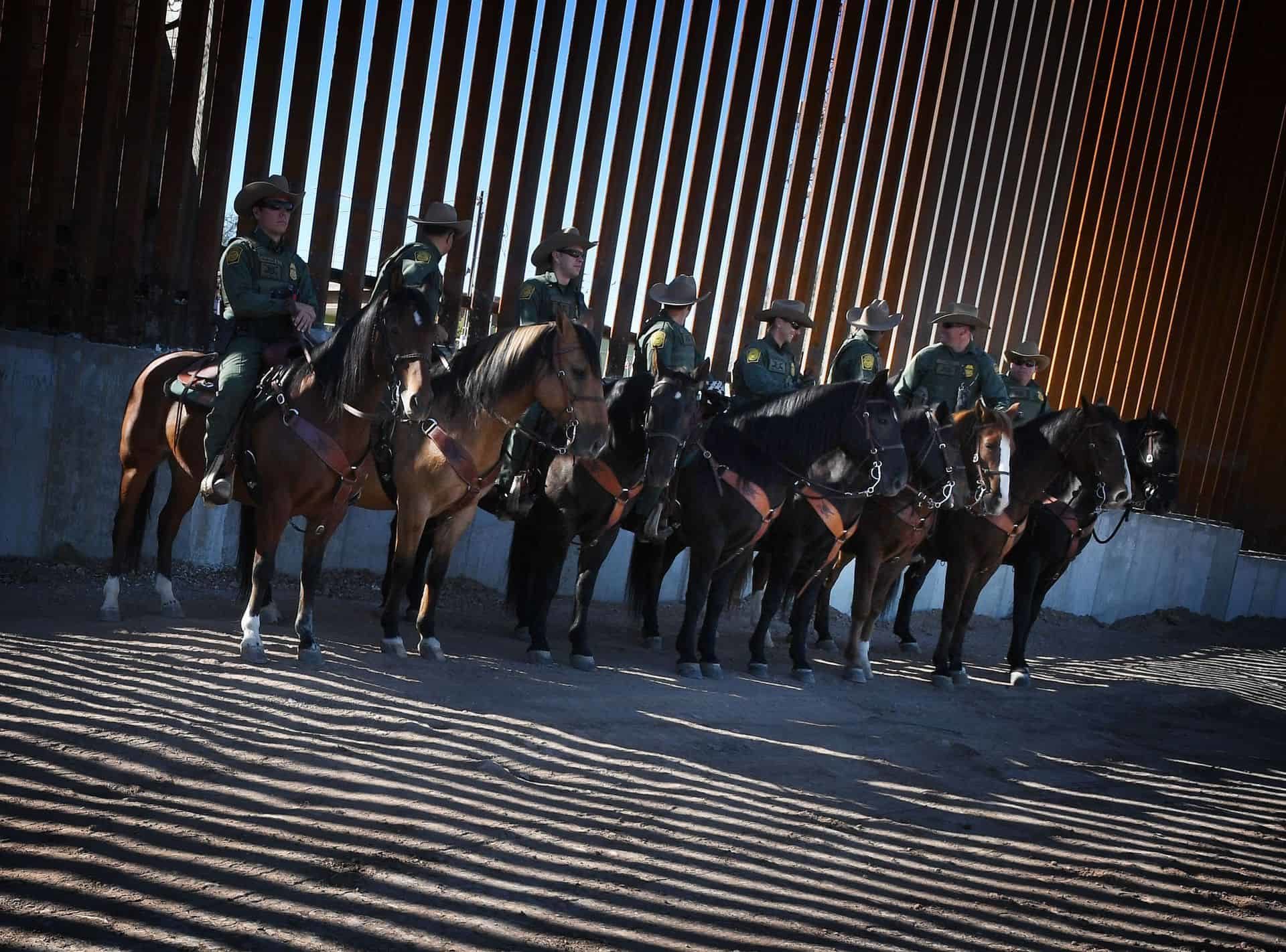 border patrol horseback