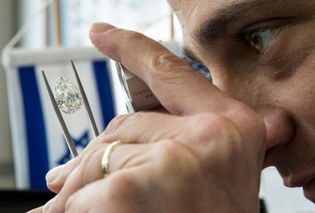 Click to enlarge diamond buyer
